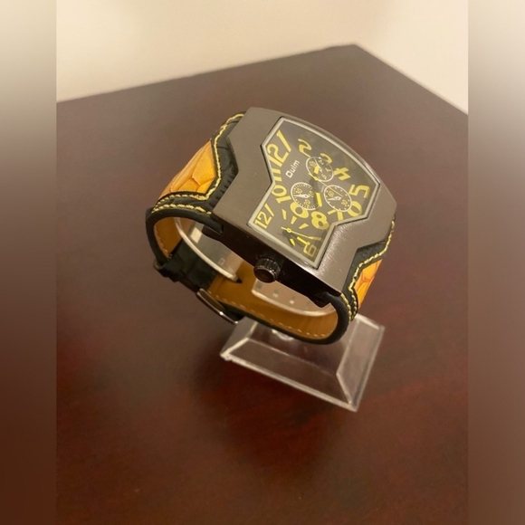 Oulm Black and Yellow Watch - Picture 3 of 3